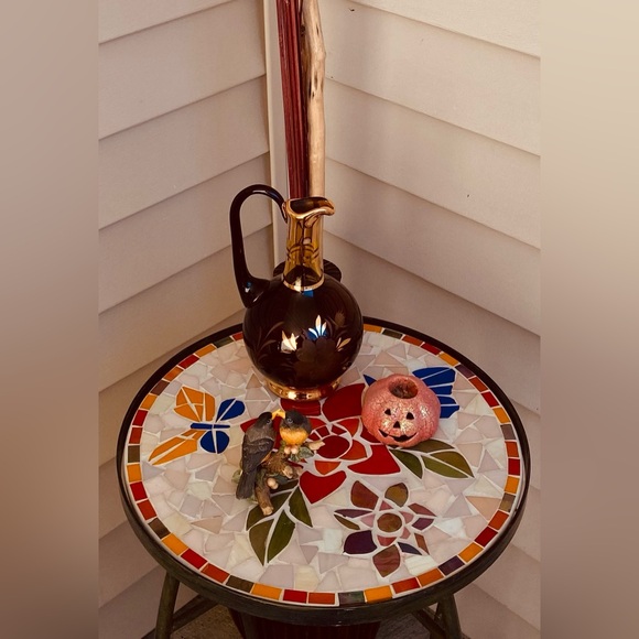 Gorgeous Red Amber Miniature Decanter w/Beautiful Etched Starburst Like Flowers - Picture 4 of 16